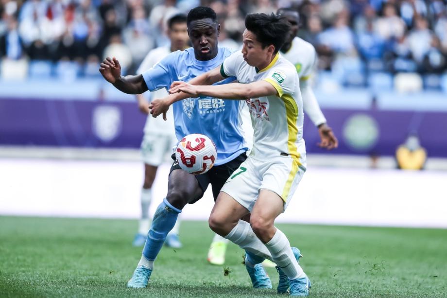 [图]王子铭法比奥破门 北京国安2-0大连英博收获4连胜足协杯