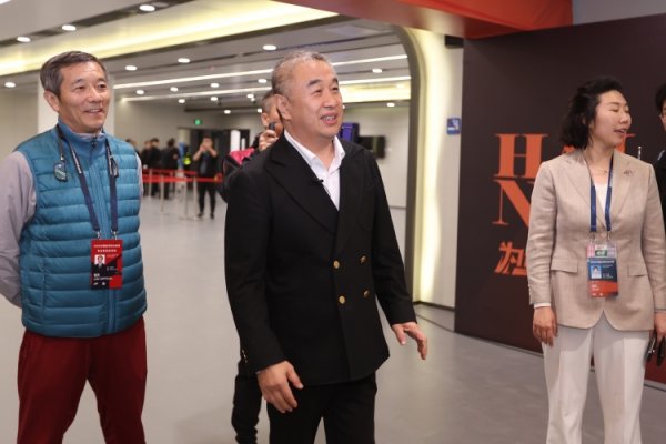 古代足球    报：青岛海牛今年仅获政府2000万支持，其余