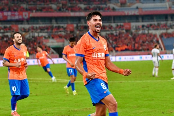 泰山海报神预言6-0! 国安请“好好学习”, 媒体人: 全场