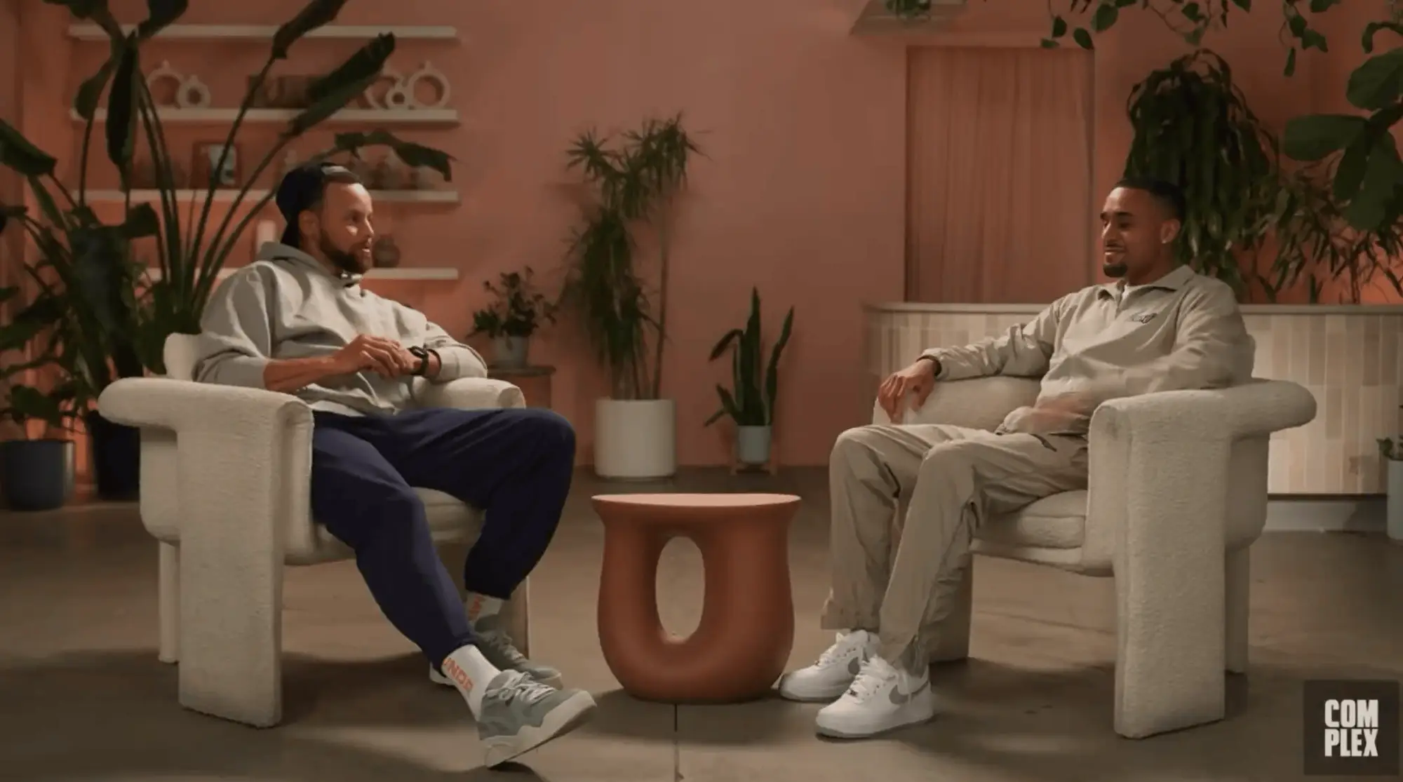 37岁库里放话: 退役还早得很! 最佳二阵实力印证巅峰期  