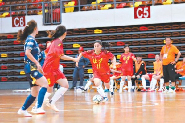 女足“学生军”：奖牌学业两不误