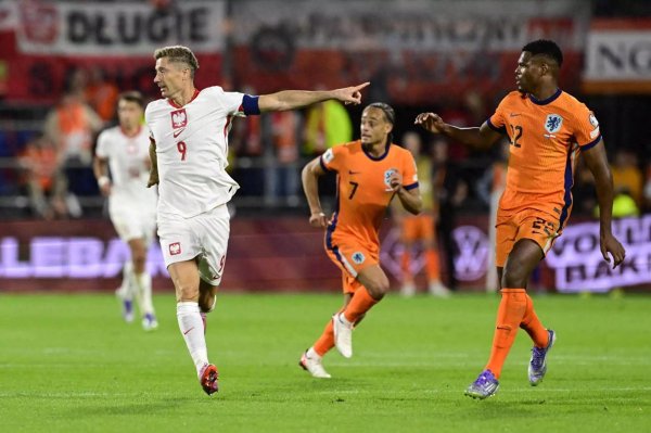 弗利克面临二选一难题, 是用经验丰富的莱万, 还是竞技状态 