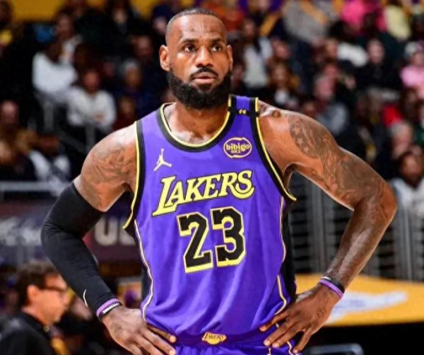 CBS名记: 我不认为詹姆斯会接受底薪 如果愿意他回骑士是合