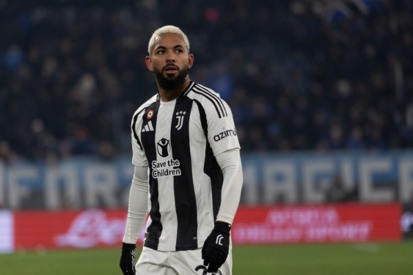 米体：缺席练习  ，尤文将对道格拉斯-路易斯罚款4万到12万