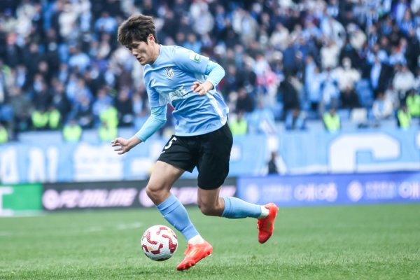 刘祝润首次在中超单场传射建功，是第3位做到的大连英博球员