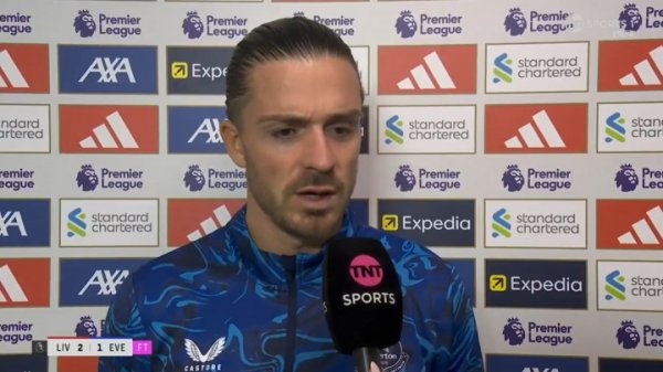 格拉利什质疑裁判    ：快发定位球染黄闻所未闻，利物浦球迷