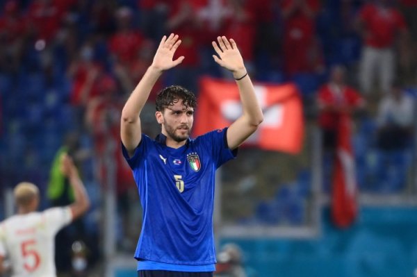 洛卡特利：这是一场疯狂的赛事  ，我们坚守  到最后赢得了获