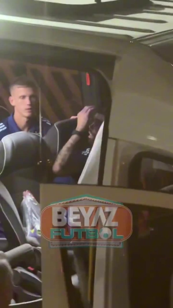 记者：西足协就亚马尔丢失护照与当局沟通，球员已回到巴塞罗那