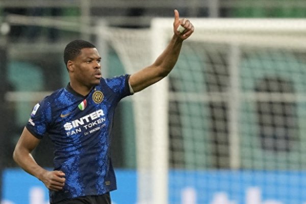 邓弗里斯: 我在国米很开心, 但如果有机会去英超我当然会考虑