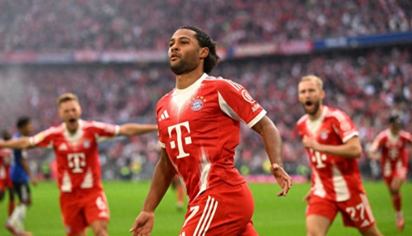 5-0! 拜仁化身汉堡噩梦, 三轮狂轰14球强势领跑