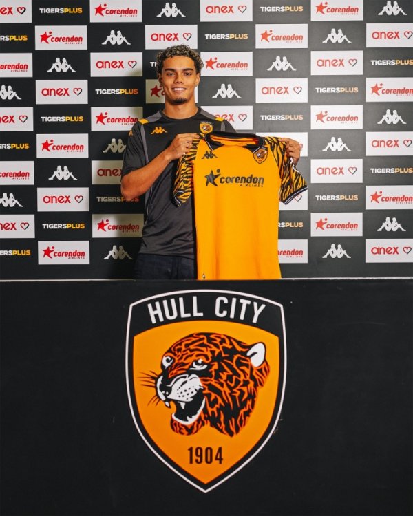 虎父犬子！官方：20岁小罗儿子若昂-门德斯加盟赫尔城U21梯