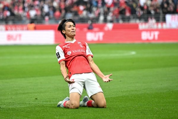 结束罢赛，兰斯官方：日本国脚中村敬斗承诺留队，将复健    