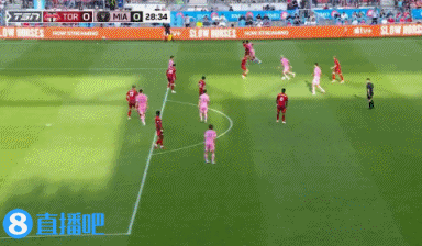 这脚可惜！梅西危险区域  极具威胁的推射，打门角度略正被守门