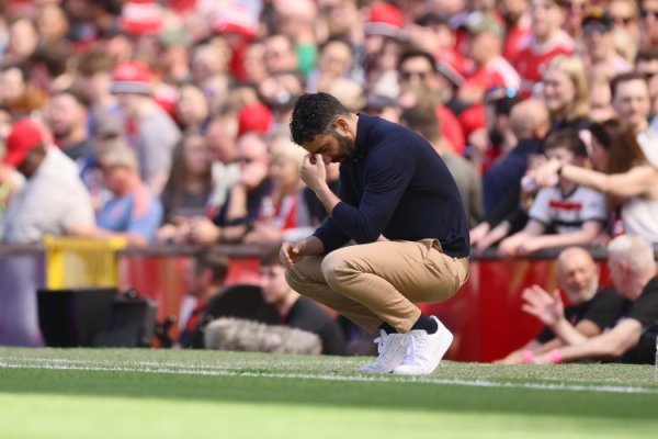 太阳报：曼联关注阿莫林接替人，格拉斯纳、赫尔泽勒、伊劳拉在列