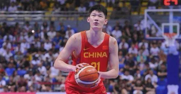 中国男篮终于等到这一天! 05后天才横空出世, 球迷: 早该