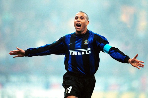 内斯塔：劳塔罗我能防住，但罗纳尔多我防不住