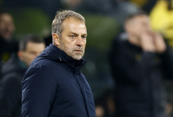 每体：巴萨明确引援目标，签下左脚中后场球员、强力边后场球员和