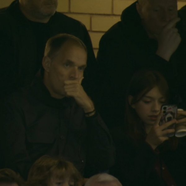 图司令日常看球👀图赫尔出现在斯坦福桥，见证老东家补时致胜球