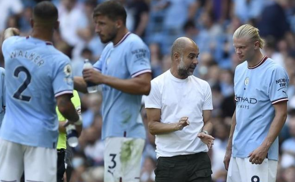 英超: 曼联vs曼城一场充满戏剧性的一场赛事  , 究竟谁能