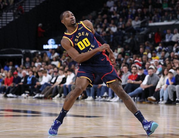 4年1.5亿! 联盟头号铁人+顶级3D续约 少拿1.4亿留队