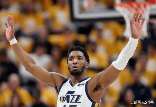 22年爵士用米切尔1换8, 现在这些球员进步  如何? 两人
