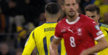 巴萨小将巴德吉上演瑞典国家队首秀，第85分钟后备  出场穿1