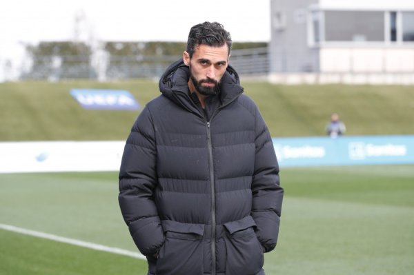 阿斯：卡斯蒂亚赛季开局不利仅积6分，阿韦洛亚需努力修补漏洞