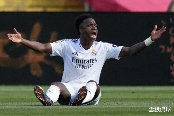 不合群! 皇马巨星单独离开未参加谢场 没有金球命得了金球病